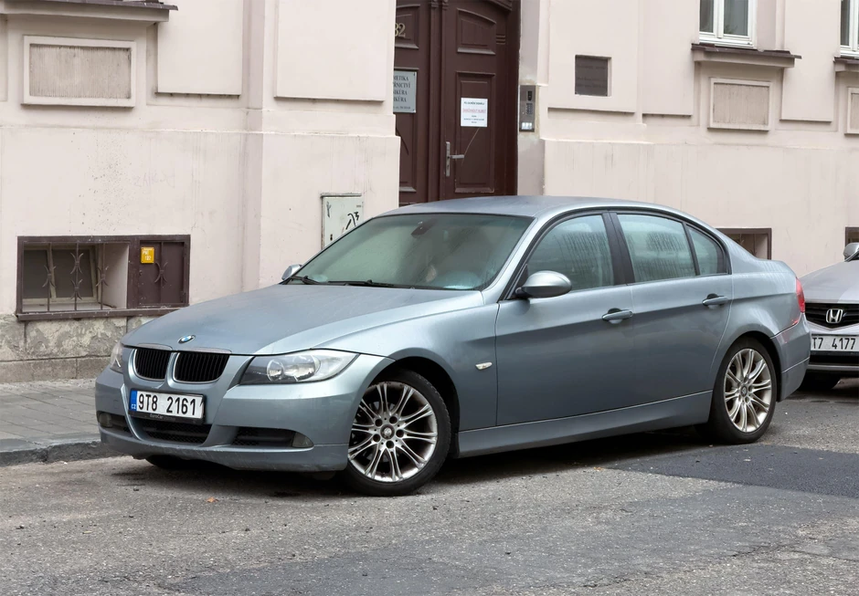 BMW E90