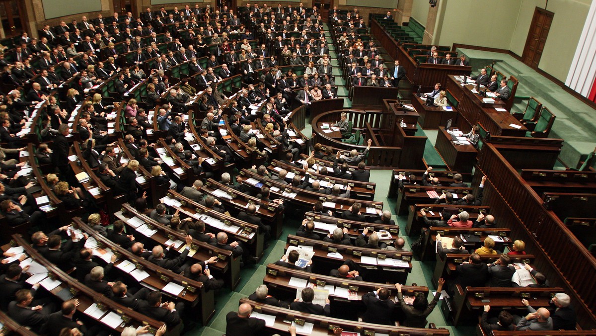 Jutro Sejm zbierze się na nadzwyczajnym posiedzeniu, na którym zajmie się ustawą ratyfikacyjną  - poinformowała TVN24.