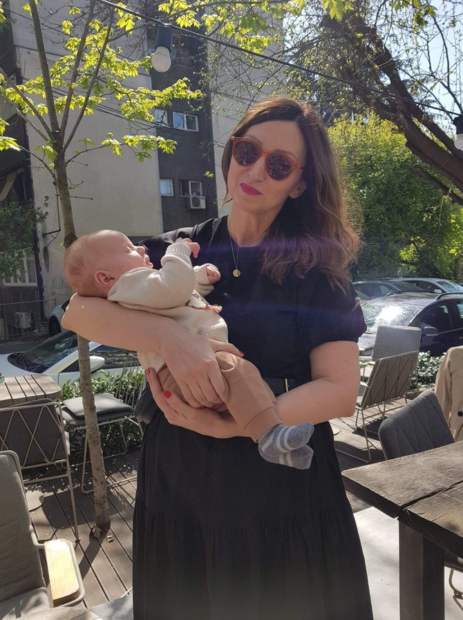 Modna dizajnerka Valentina Obradović sa sinom Feđom foto: privatna arhiva