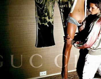 Epatująca erotyzmem reklama Gucci