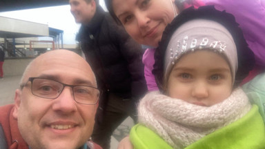 "To były dramatyczne wybory, kogo ewakuować". Lekarz przywiózł chore na raka dzieci do Polski