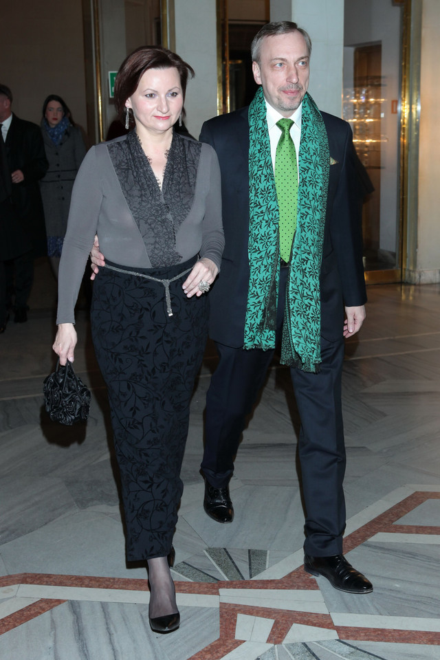 Bogdan Zdrojewski z żoną na premierze "Turandota"