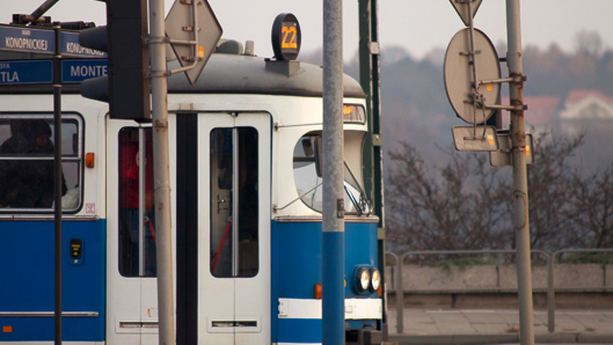 ZIKiT dokonał analizy sprzedaży biletów okresowych i do kasowania w okresie wakacyjnym. Okazało się, że w porównaniu do zeszłego roku sprzedano więcej tych pierwszych.