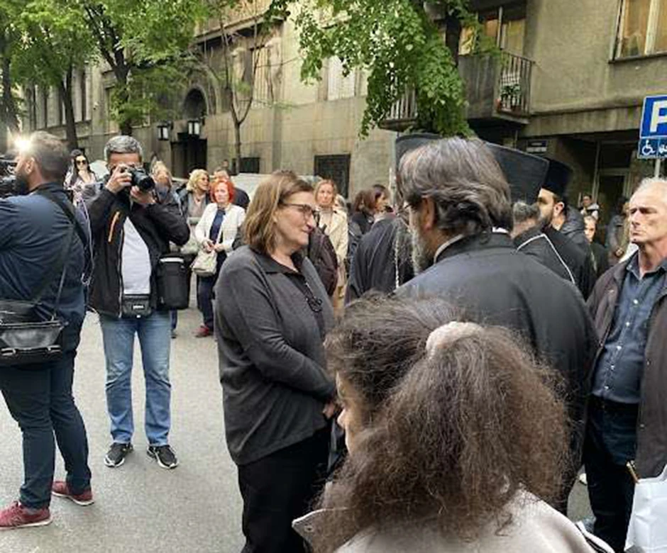 Patrijarh je razgovarao sa okupljenim građanima 