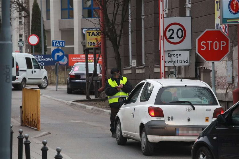 Nie zdzierajcie z nas przed szpitalami