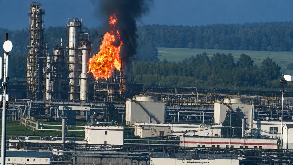Ukraińcy podpalili dużą rafinerię Łukoilu pod Niżnym Nowogrodem ...