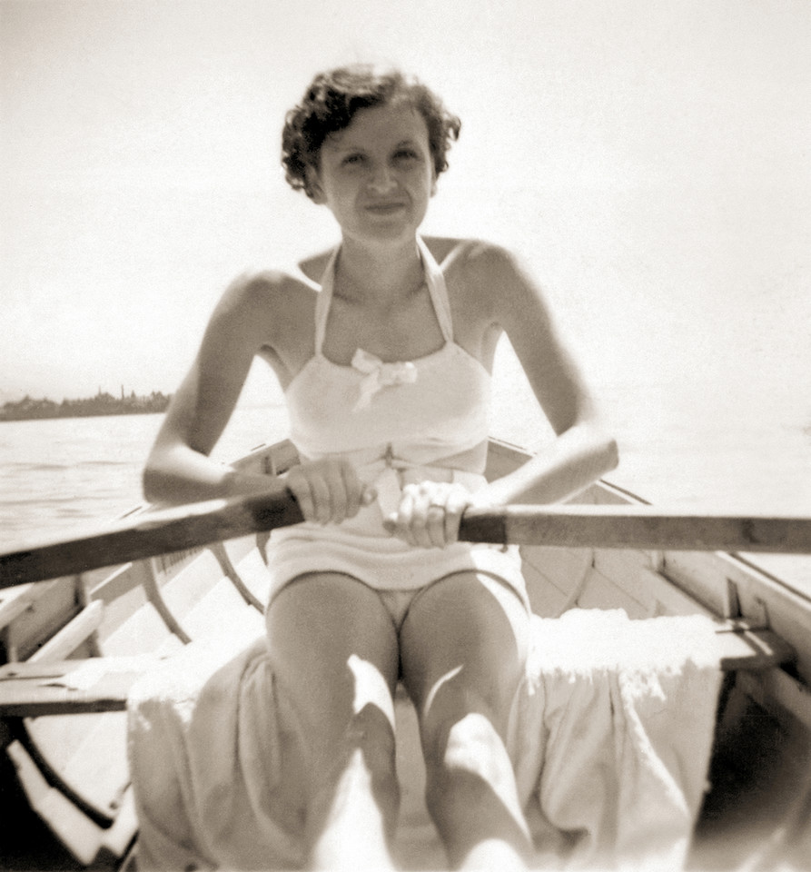 Eva Braun Rowing