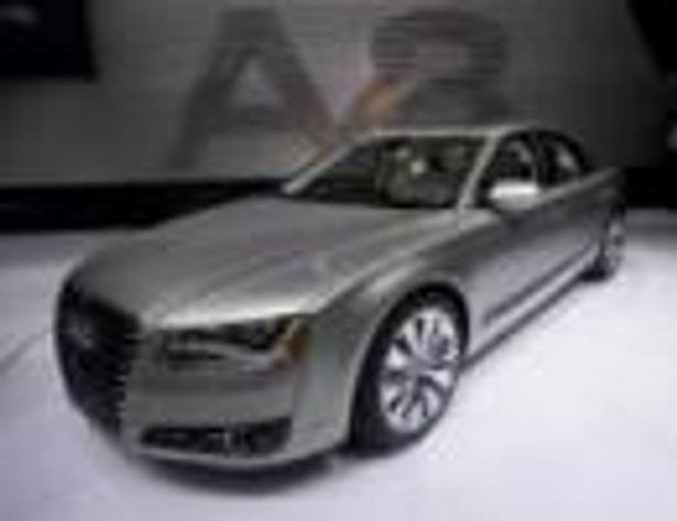 Audi A8 prezentowane podczas salonu motoryzacyjnego w Detroit.