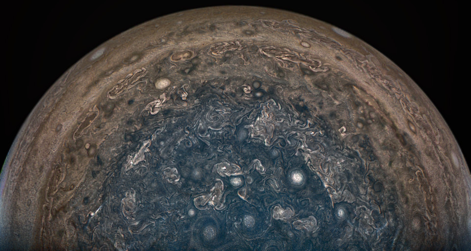 Biegun południowy Jowisza w obiektywie Juno 