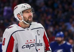 NHL. Aleksander Owieczkin wyrównał rekord legendarnych hokeistów