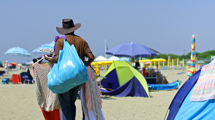 A német hírszerzés szerint 
a strandon árusítók közé keveredhetnek a terroristák / fOTÓ: sHUTTERSTOCK