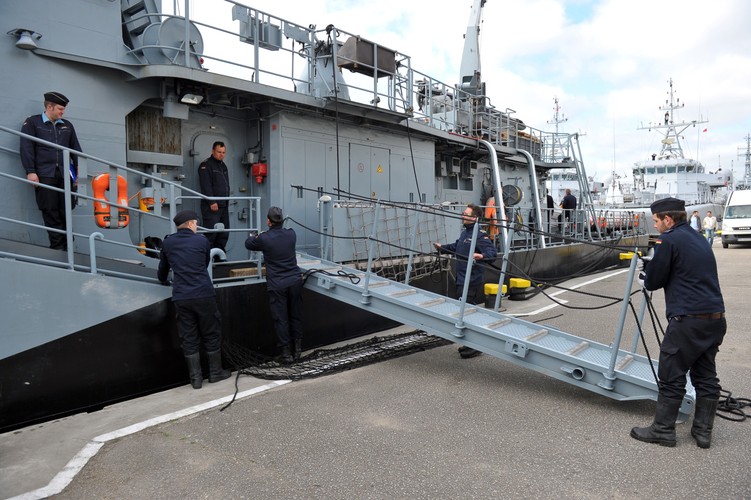 W manewrach Baltops 17 weźmie udział ponad 4 tys. żołnierzy, 50 okrętów oraz ponad 50 statków powietrznych. Na Bałtyku będą ćwiczyć jednostki z Belgii, Danii, Estonii, Finlandii, Francji, Holandii, Litwy, Łotwy, Niemiec, Norwegii, Polski, Wielkiej Brytanii, Szwecji i Stanów Zjednoczonych. Polska występuje w roli państwa gospodarza.

<br><br>
mzb/ karo/<br>
fot. (mb/mr) PAP/Marcin Bielecki