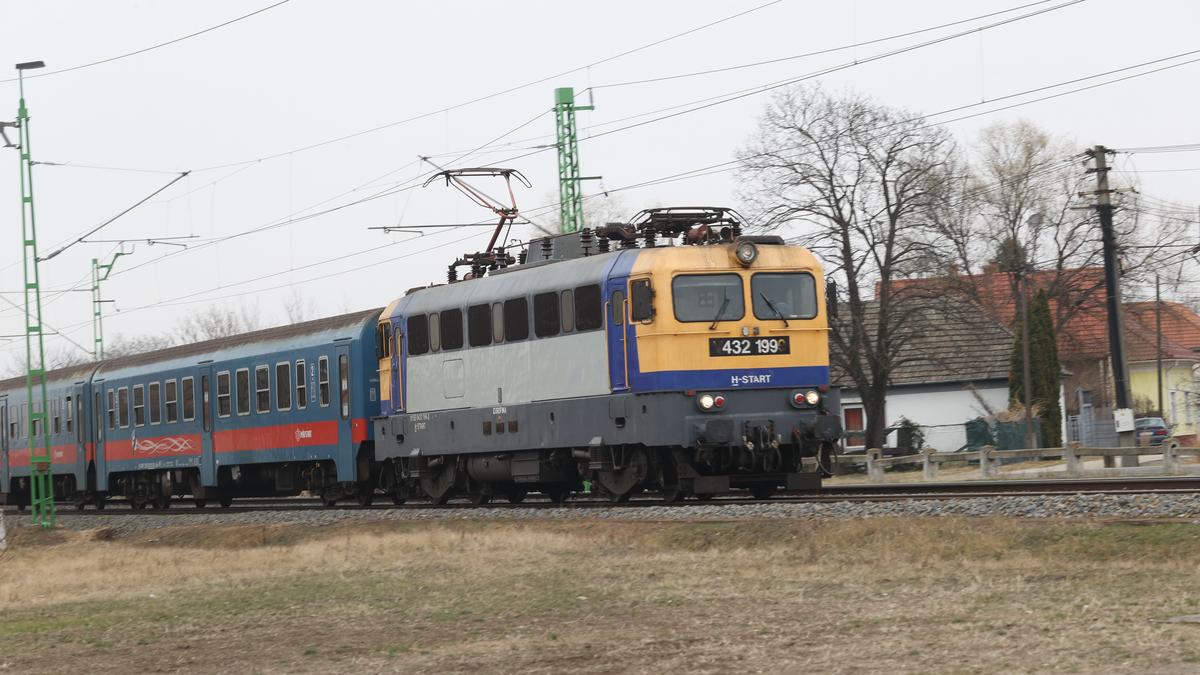 Most jött a szörnyű hír: halálra gázolt egy embert a vonat Békés vármegyében