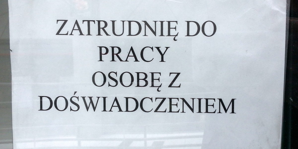 Firmy planują zatrudnić nowych pracowników, co wiąże się z rotacją i koniecznością znalezienia zastępstwa dla osób chcących odejść. Jednocześnie rosną wyzwania w rekrutacji. Niska stopa bezrobocia ma dwa oblicza.