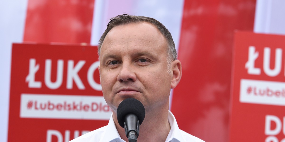 Andrzej Duda nie popiera bykowego. Jednej z internautek powiedział też, co oferuje ludziom po 26 r. życia, którzy nie mają dzieci