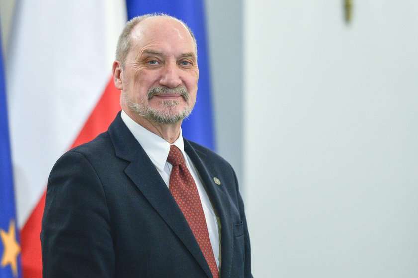 Pytał o to Duda, Macierewicz zareagował. Jest nowy dowódca!