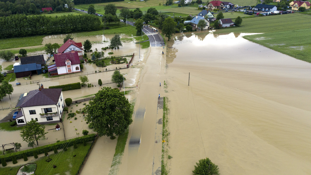 Burze nad Polską. Ekspert: rezerwy wody nie odbudowały się we wszystkich regionach