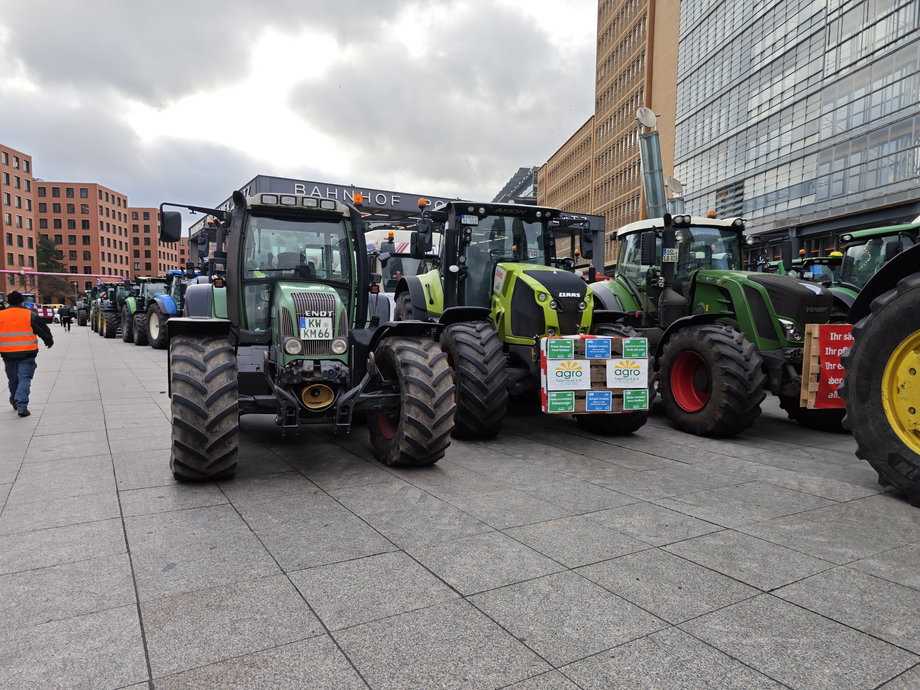 Traktory w centrum Berlina
