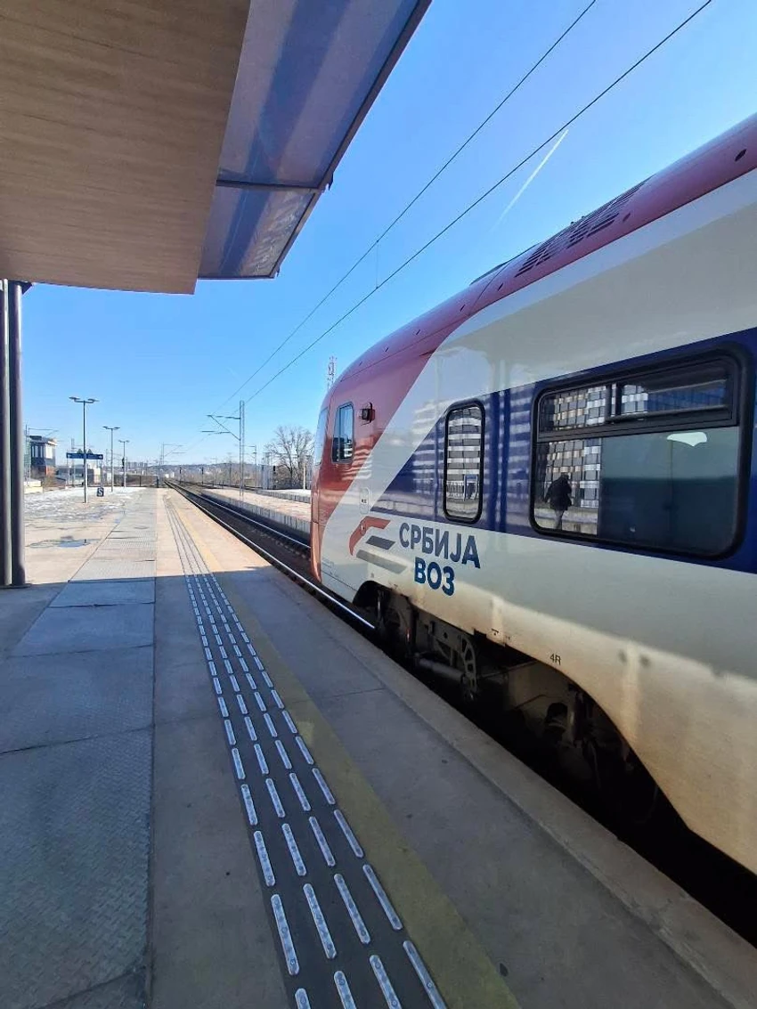 Voz udario muškarca u Zemunu