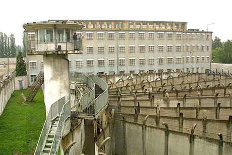 2004 LODZ NA ZDJ ARESZT SLEDCZY PRZY UL SMUTNEJ W LODZIFOTO CEZARY PECOLD