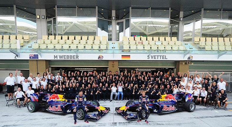 Grand Prix Abu Dhabi 2010: Vettel najmłodszym mistrzem świata, Kubica 5. (relacja, wyniki)