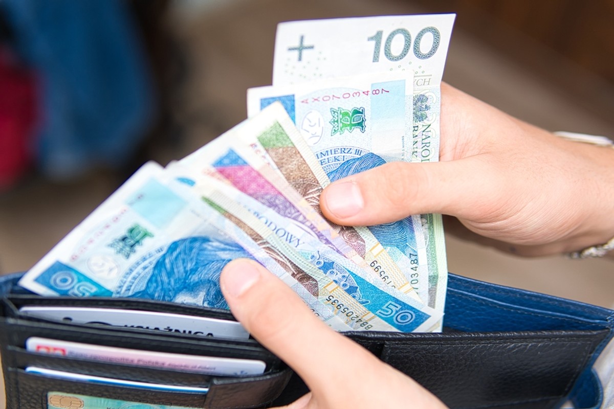 Rząd dopłaci 240 zł do oszczędności. Kto dostanie pieniądze do 15 kwietnia?