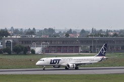 Samoloty do Kabulu mają latać tak długo, jak się da