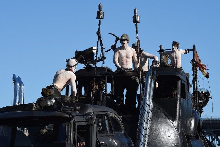 Ludzie Mad Maksa wjechali na ulice Sydney