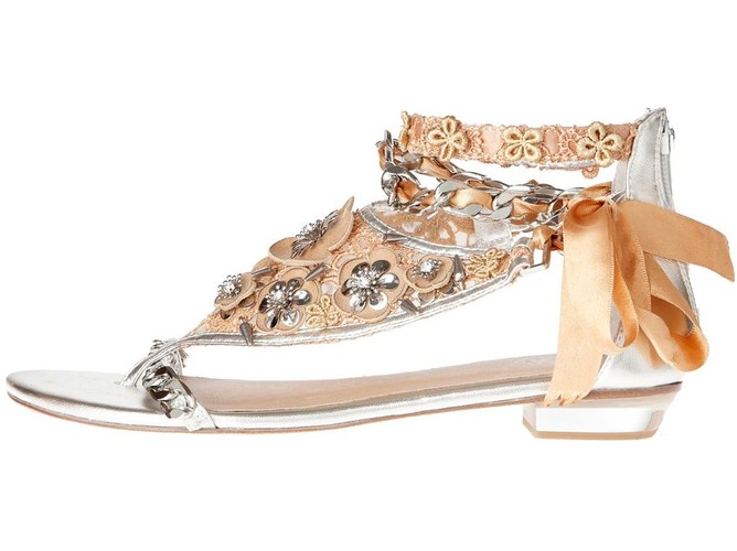 Obuwie z pełnej przepychu linii So Pretty od River Island. Kolekcja wiosna-lato 2011