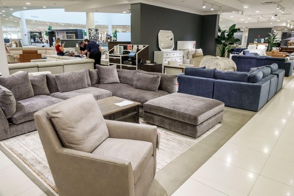 Zatvara se čuvena švajcarska prodavnica nameštaja posle 65 godina: Organizovana rasprodaja, svi zaposleni dobili otkaz