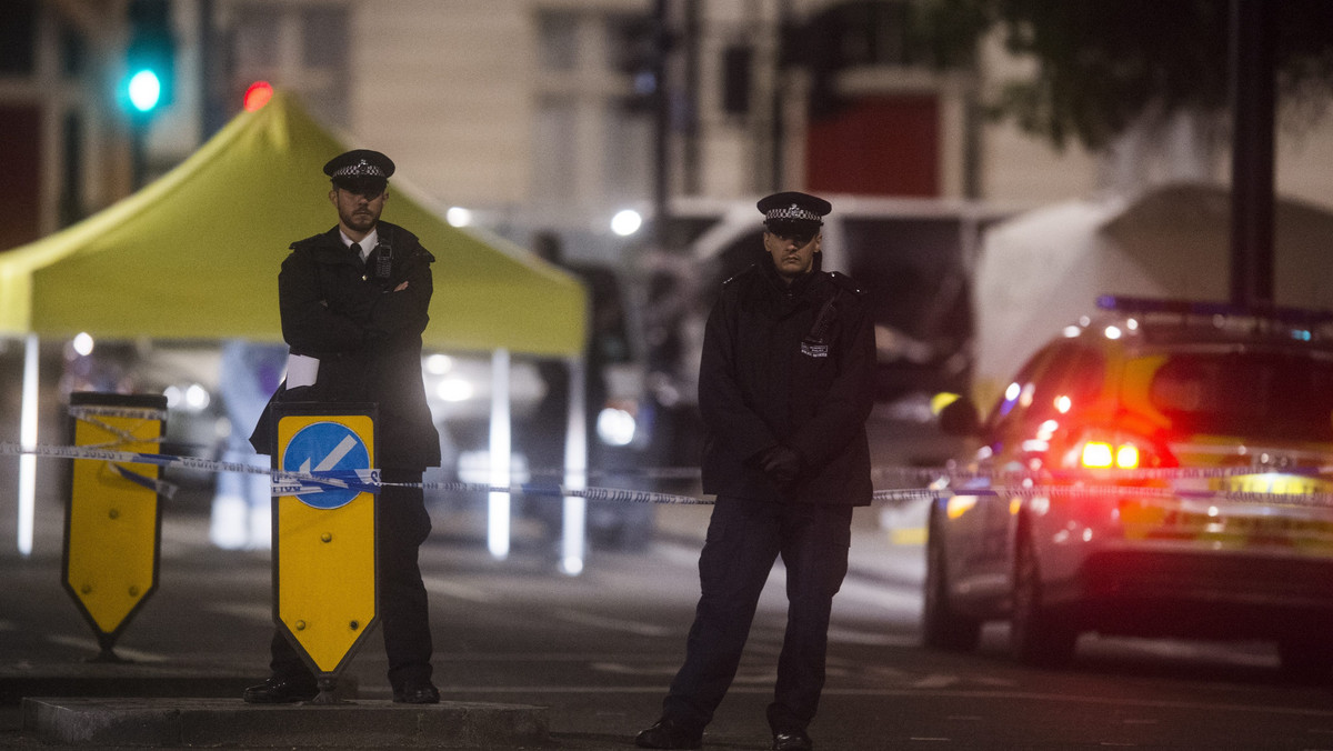 Jedna osoba zginęła, a pięć zostało rannych w ataku nożownika przy Russell Square w centrum Londynu. Policja nie wyklucza motywu terrorystycznego. Napastnik został aresztowany. Ofiarą śmiertelną nożownika jest kobieta.