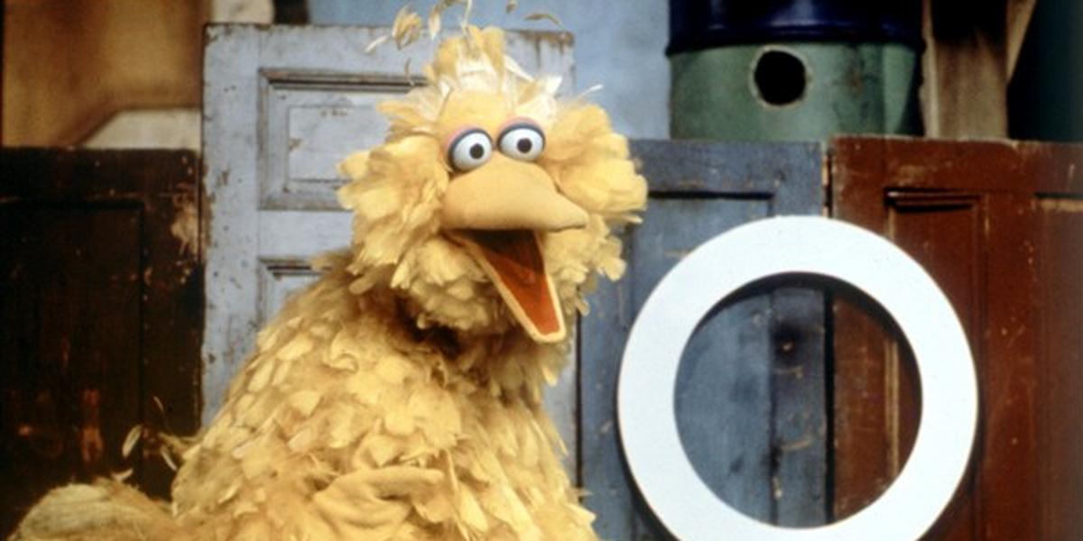 żółty Ptak Z Ulicy Sezamkowej Przez lata grał Wielkiego Ptaka w "Ulicy Sezamkowej". Caroll Spinney