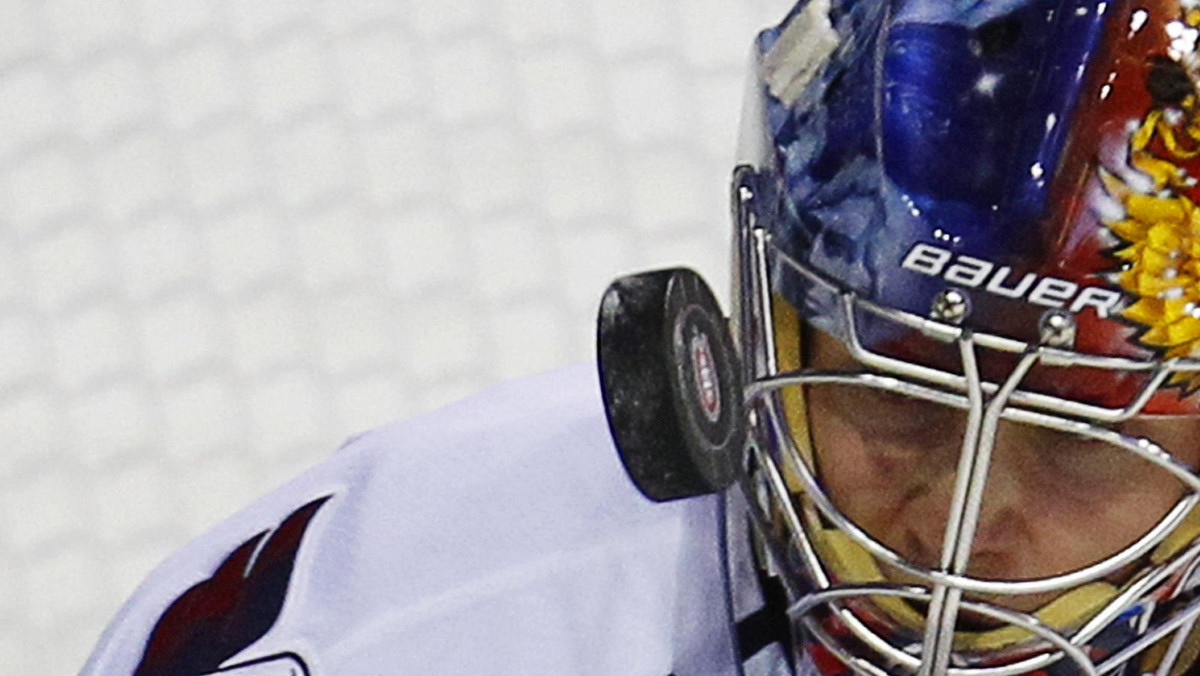 Washington Capitals w trzecim meczu ćwierćfinału Konferencji zwyciężyli Montreal Canadiens i objęli prowadzenie w serii meczów rozgrywanych do czterech zwycięstw.