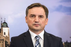 Ziobro ma pomysł na tańszy prąd. 'Nie chcemy pakietu ruiny'