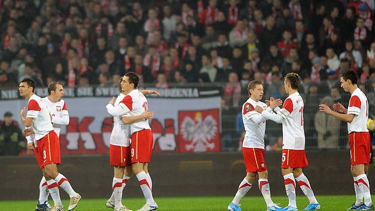 2 września reprezentacja Polski zagra u siebie z Meksykiem. - Jesteśmy na etapie finalizacji ostatnich umów - mówi dyrektor kadry, Konrad Paśniewski. Cztery dni później drużyna Franciszka Smudy podejmie Niemców.