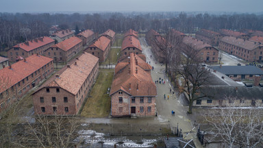 Antysemickie napisy w muzeum Auschwitz II-Birkenau
