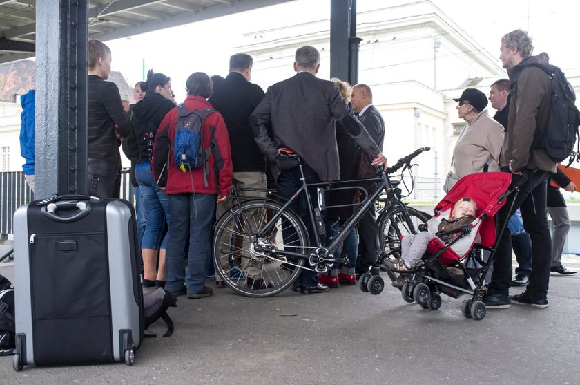 Kandydaci na prezydenta Poznania próbowali zdążyć na pociąg