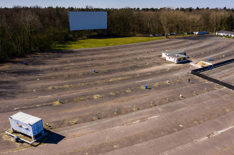 Kino samochodowe w Gravenbruch aktualnie