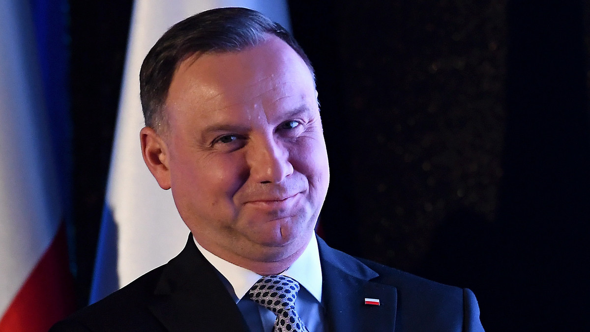 Andrzej Duda wrzucił zdjęcie na Instagram z nawiązaniem do filmu "Cztery wesela i pogrzeb"