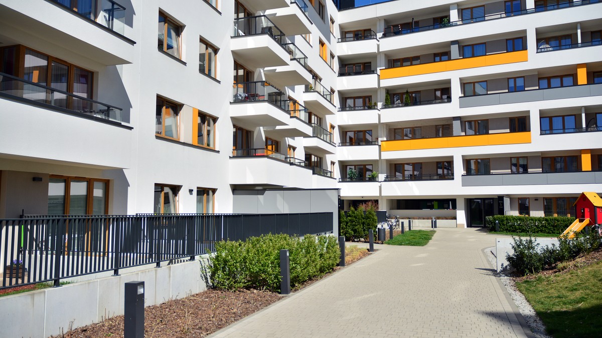 Warszawa wśród najdroższych stolic UE. Czynsz pochłania 44 proc. pensji