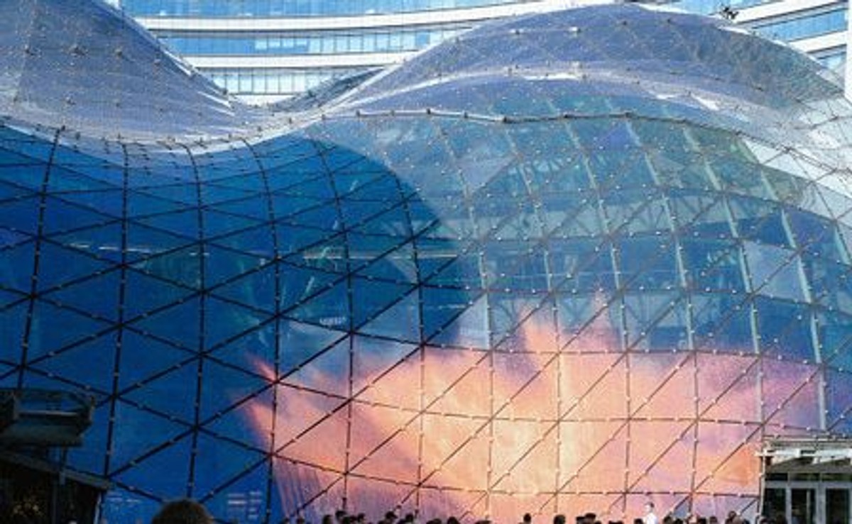 Ostatnie Pokolenie oblewa Złote Tarasy