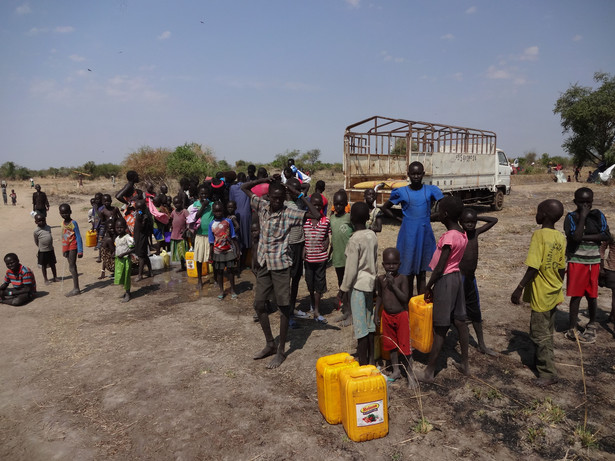 Epidemia cholery, alkoholizm i wojna. Fatalna sytuacja w Sudanie