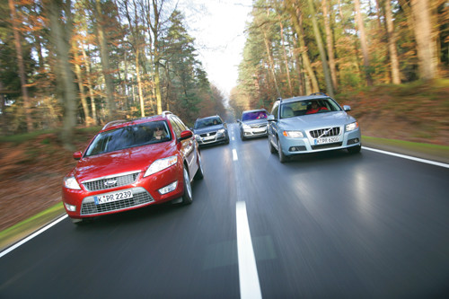 Ford Mondeo, Opel Vectra, Volkswagen Passat, Volvo V70 - Czym do ślubu?