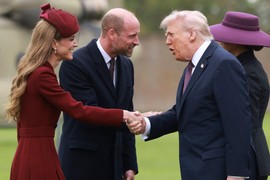 ČITAČ SA USANA otkrio šta je Donald Tramp rekao Kejt Midlton: TRI REČI odmah dešifrovane, a evo kako je princeza reagovala