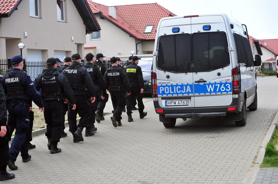 WOŁCZKOWO POSZUKIWANIA 10-LATKI (Policja podczas akcji poszukiwawczej)