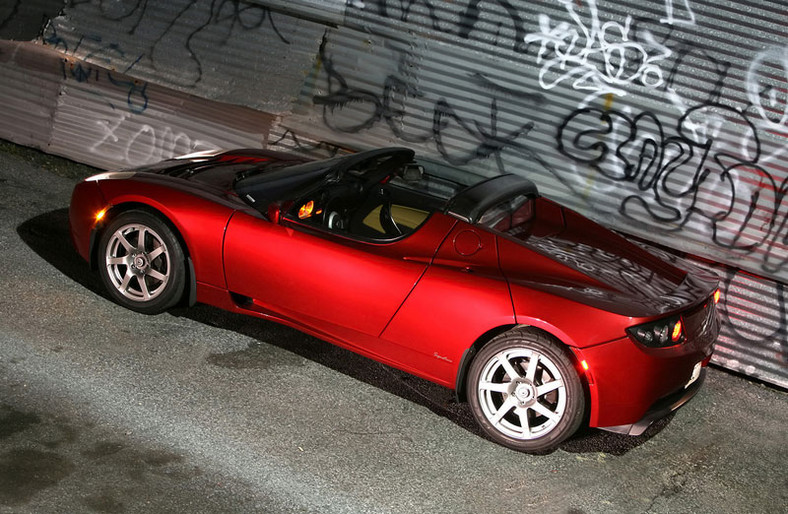 Tesla Roadster przyjedzie do Europy