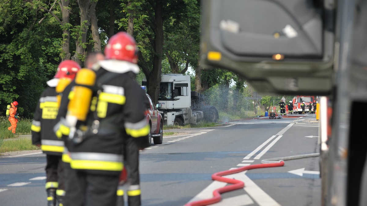 Po wypadku rozszczelniony zbiornik z gazem