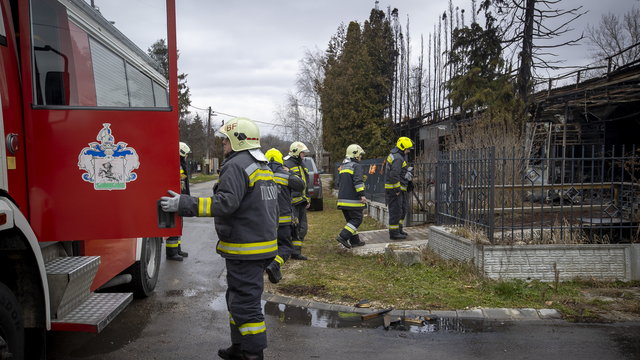Perelnek a magyar tűzoltók, mivel évente 416 órát dolgoznak ingyen