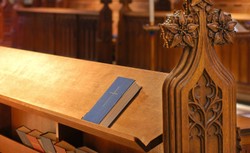 Jak pandemia wpłynęła na praktyki religijne polskich katolików? Wyniki badań