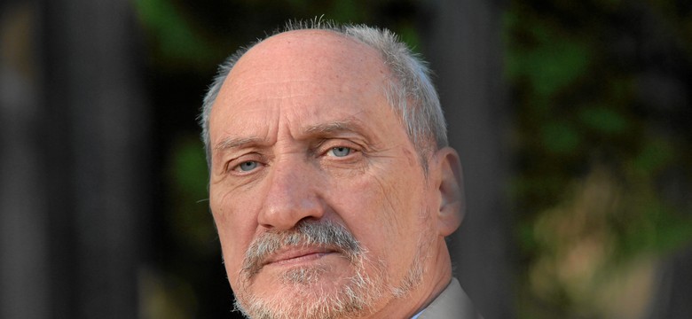 Dlaczego nie słychać było wybuchów? Macierewicz wyjaśnia